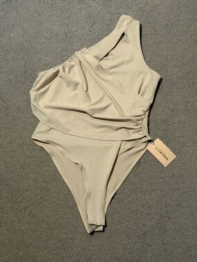 NWT Women’s One-Shoulder Bodysuit - Beige - XL